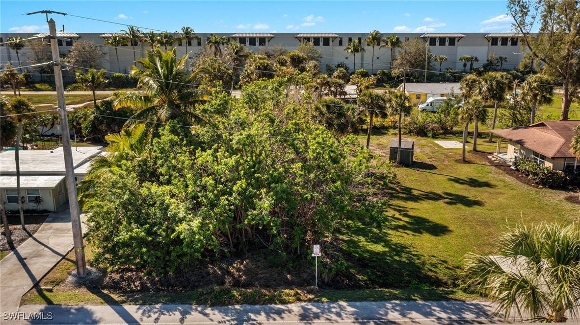 Danford ST, Naples, FL 34112