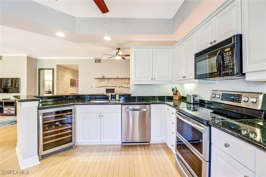 Naples, FL 34102,401 Bayfront PL #3303