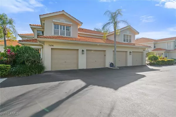 Naples, FL 34109,7696 Oleander Gate DR #K102