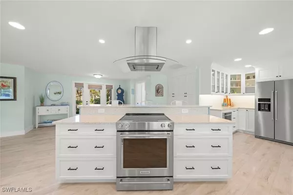 Sanibel, FL 33957,991 Whelk DR