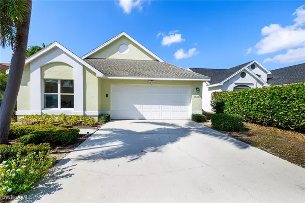 15057 Cloverdale DR,  Fort Myers,  FL 33919