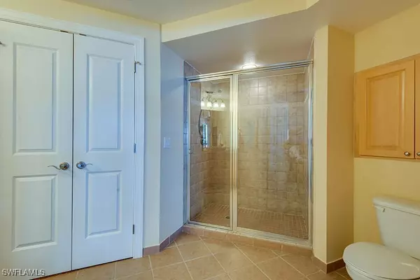 Fort Myers, FL 33916,2825 Palm Beach BLVD #219