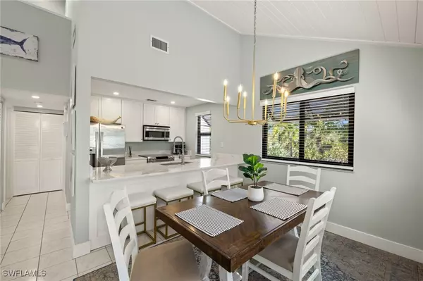 Sanibel, FL 33957,974 Greenwood CT S