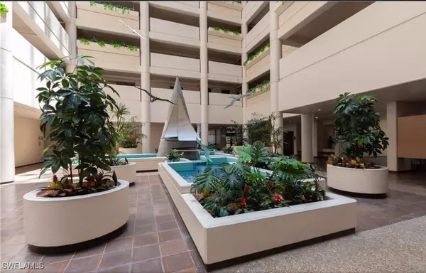 Fort Myers, FL 33919,5260 S Landings DR #407