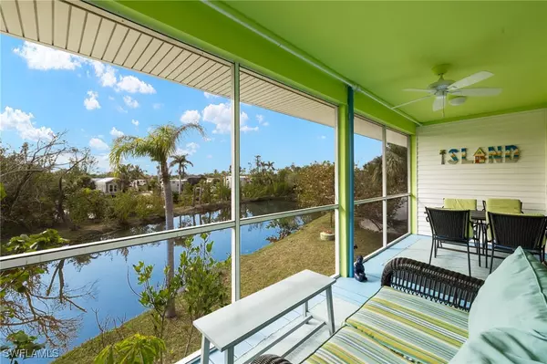 Sanibel, FL 33957,1039 Beach RD #103
