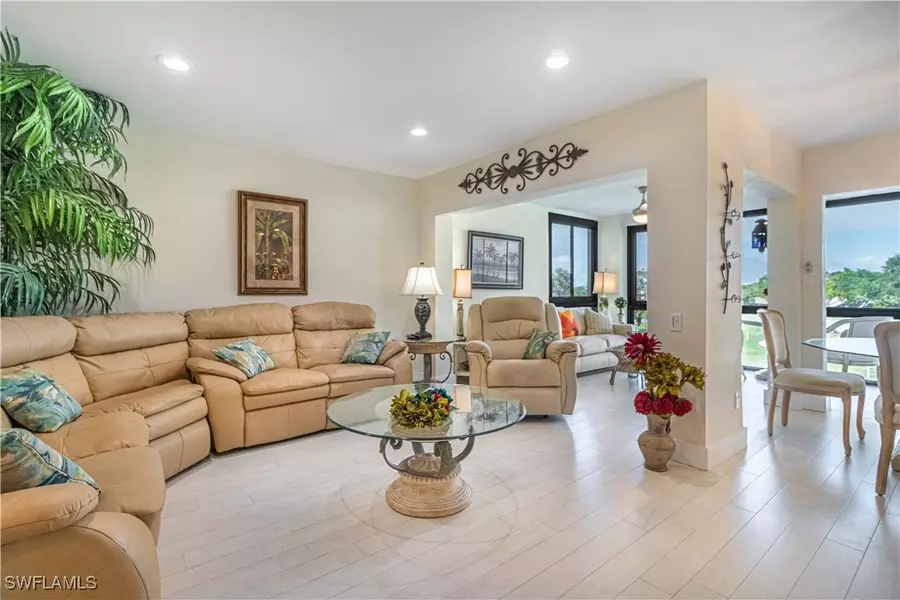 7402 Lake Breeze DR #301, Fort Myers, FL 33907