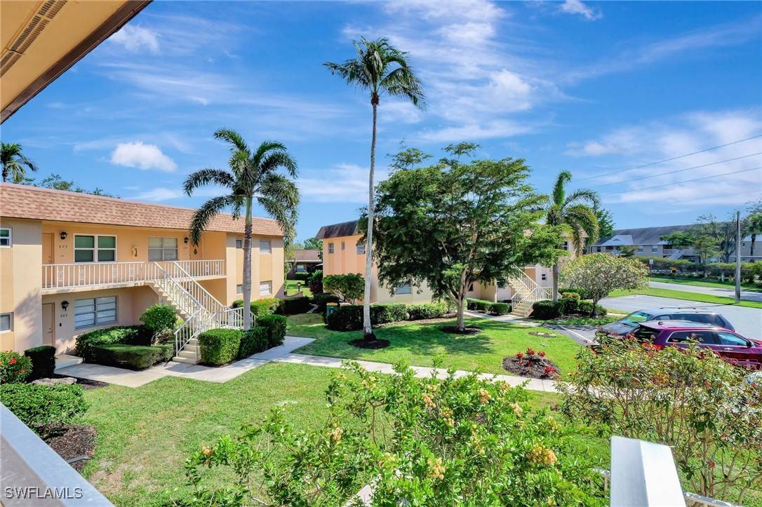 657 Palm View DR #A3, Naples, FL 34110