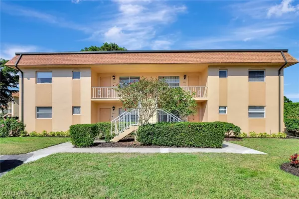 Naples, FL 34110,657 Palm View DR #A3