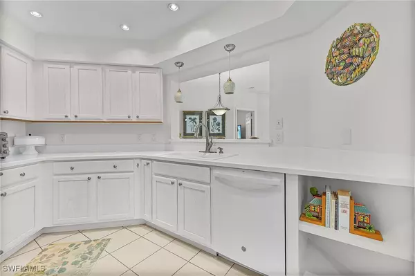 Fort Myers Beach, FL 33931,4183 Bay Beach LN #362