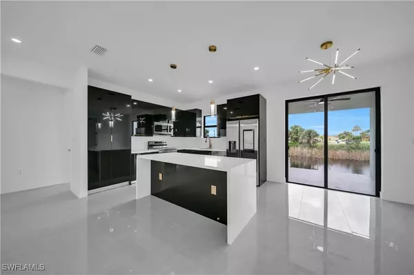 3821 NW 38th AVE, Cape Coral, FL 33993