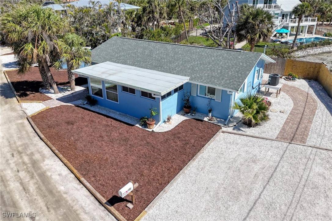 Sanibel, FL 33957,220 Hurricane LN