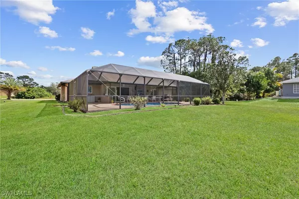 Lehigh Acres, FL 33936,103 Robert AVE