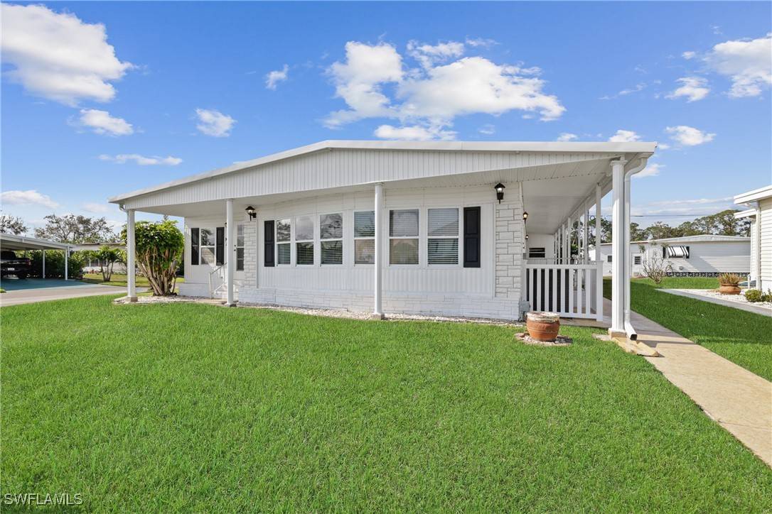 200 Village LN,  North Fort Myers,  FL 33917