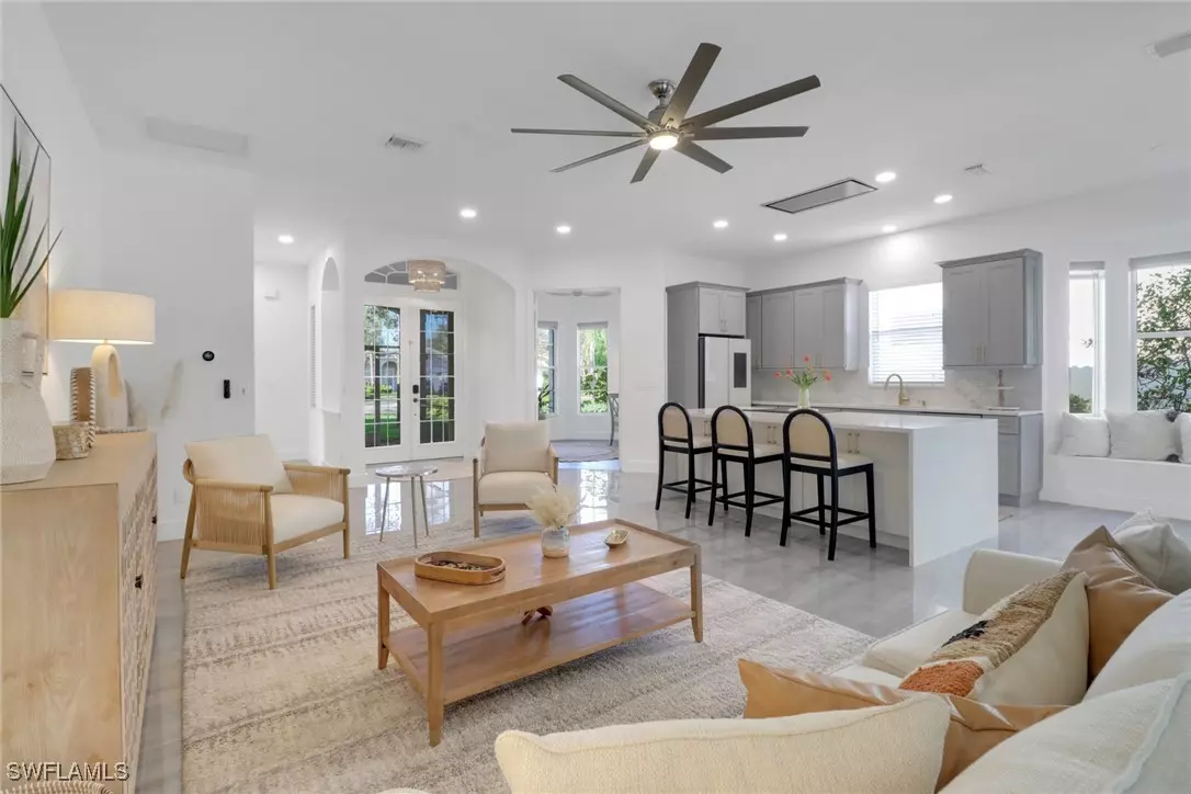 Naples, FL 34110,6072 Highwood Park CT