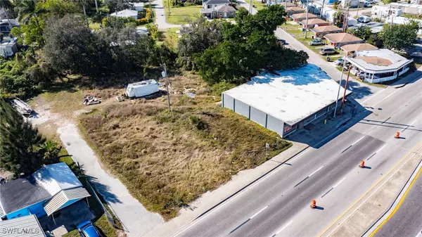 North Fort Myers, FL 33903,1181 N Tamiami TRL