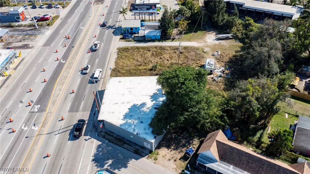 North Fort Myers, FL 33903,1181 N Tamiami TRL