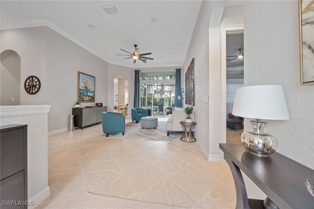 Naples, FL 34119,1813 Senegal Date DR