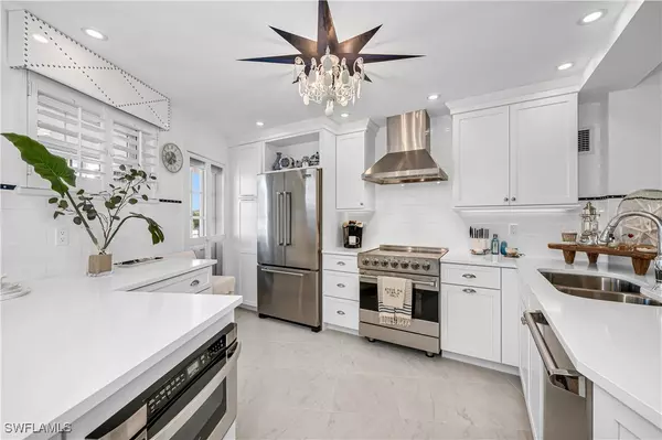 2401 Gulf Shore BLVD N #33, Naples, FL 34103