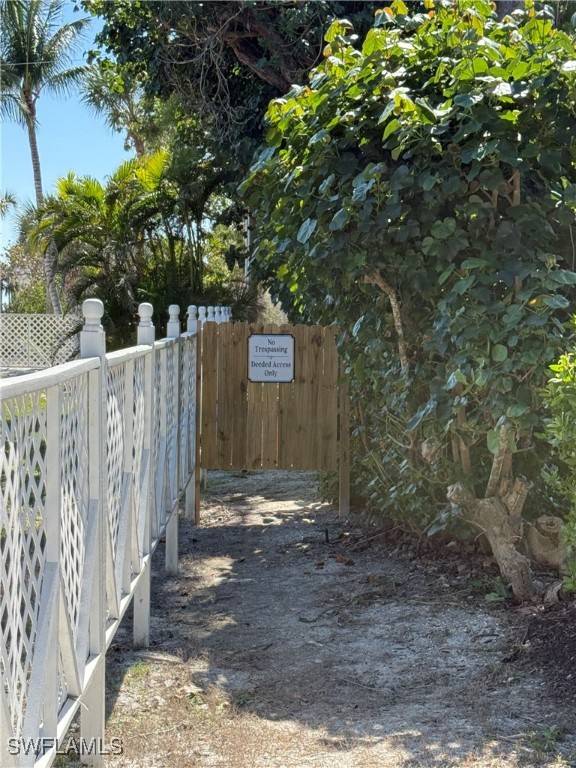 Sanibel, FL 33957,350 E Gulf DR