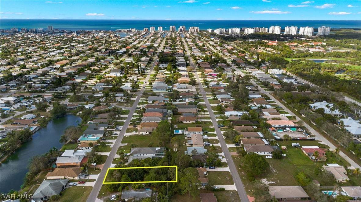 859 108TH AVE N, Naples, FL 34108