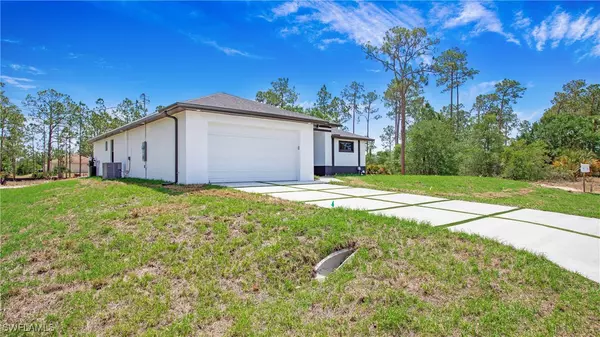 Lehigh Acres, FL 33972,1420 Poinsettia AVE