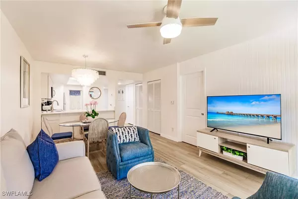 Naples, FL 34103,600 Neapolitan WAY #220