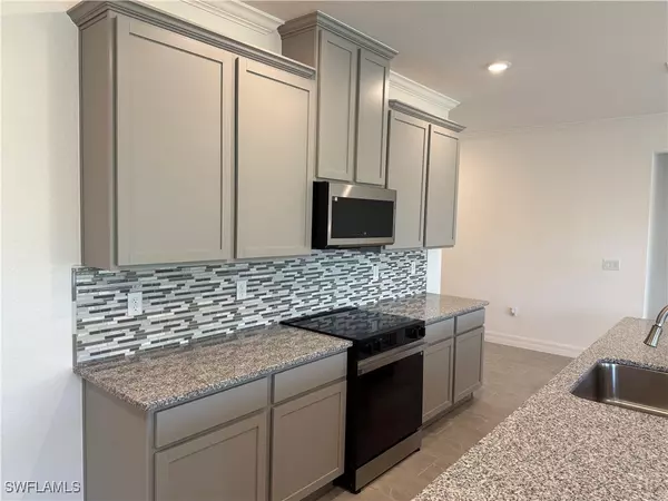 Punta Gorda, FL 33983,2211 HARBOUR DR