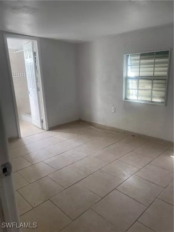 North Fort Myers, FL 33903,327 Ellis ST