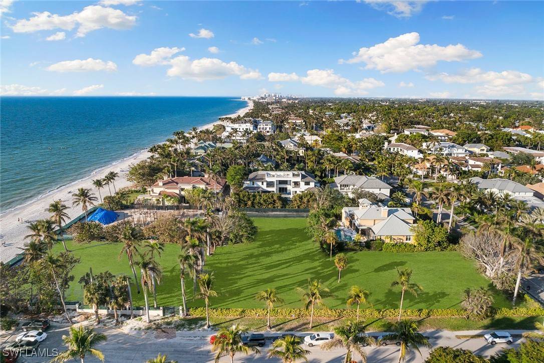 Naples, FL 34102,470 Gulf Shore BLVD S