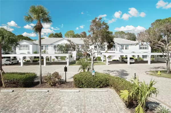 Naples, FL 34108,853 Tanbark DR #105