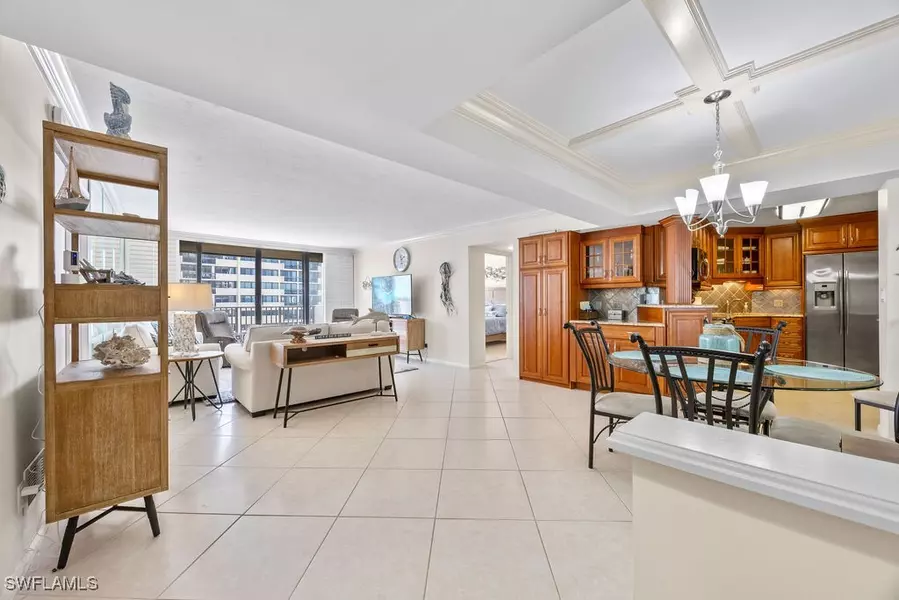 4005 Gulf Shore BLVD N #802, Naples, FL 34103