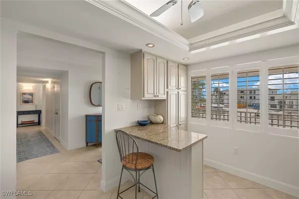Sanibel, FL 33957,200 Periwinkle WAY #211