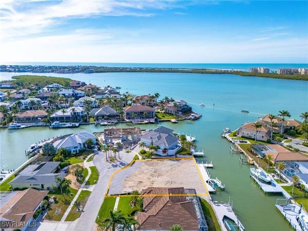 818 Elm CT, Marco Island, FL 34145