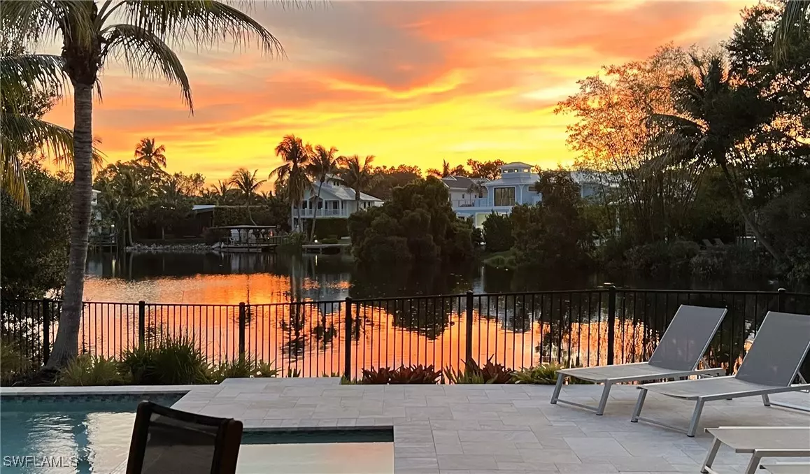 Naples, FL 34102,1050 11th ST N