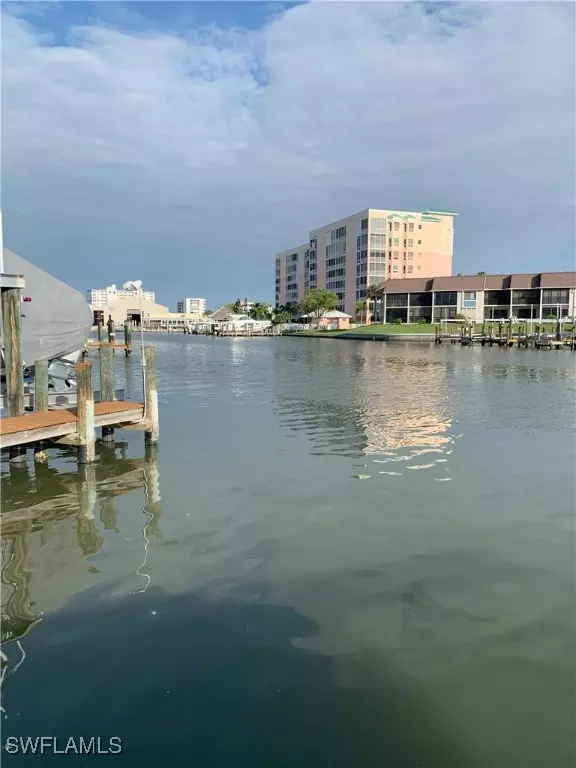 Fort Myers Beach, FL 33931,4471 Bay Beach LN #351