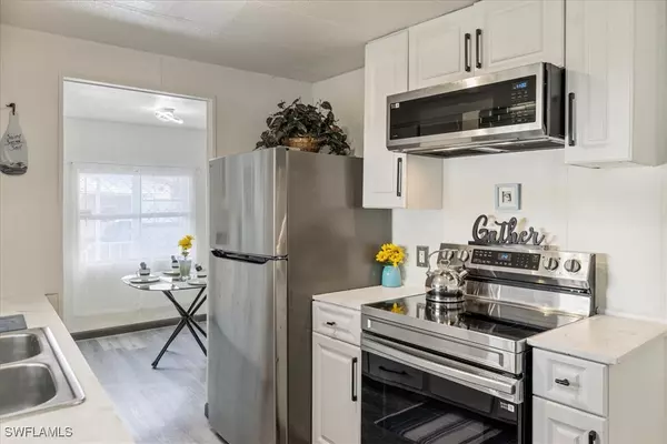North Fort Myers, FL 33917,952 Days LN