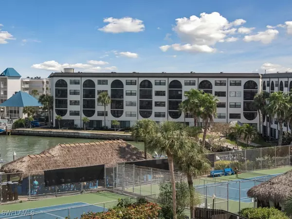 Marco Island, FL 34145,1027 Anglers CV #B501