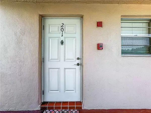 Naples, FL 34105,300 Forest Lakes BLVD #201