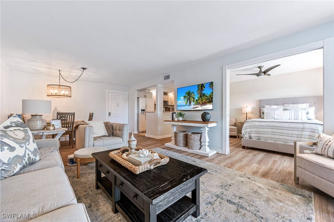 Naples, FL 34103,555 Park Shore DR #B312