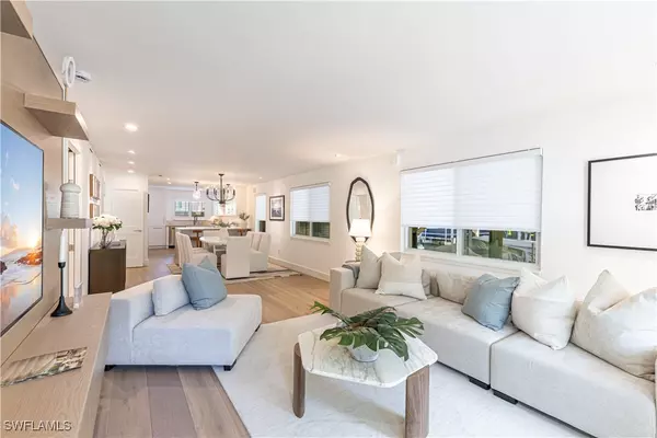 Naples, FL 34102,320 14th AVE S #320E