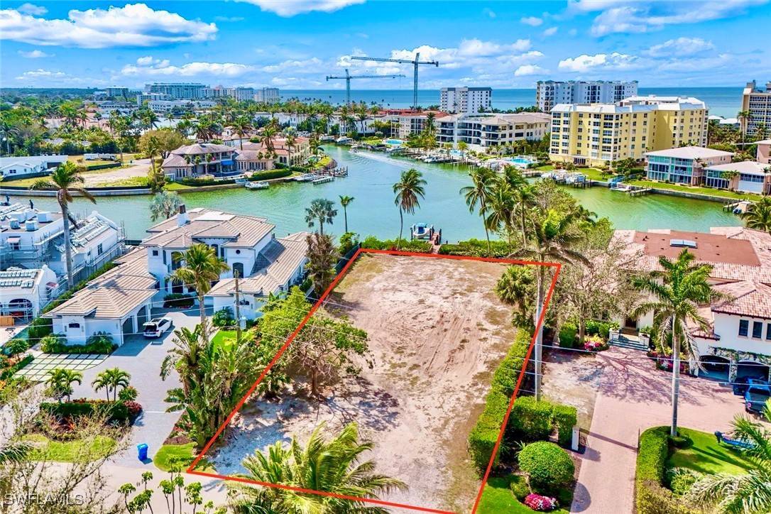 Naples, FL 34102,286 Spring Line DR
