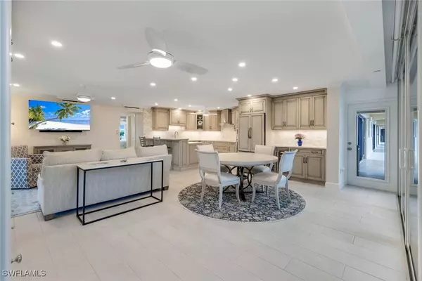 Naples, FL 34103,3450 Gulf Shore BLVD N #306