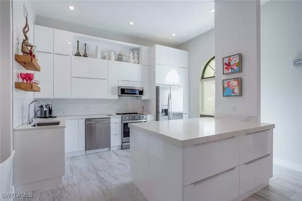Naples, FL 34108,631 Beachwalk CIR #F202