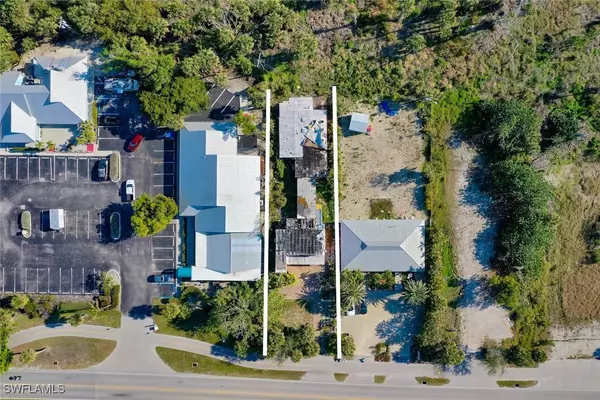 Sanibel, FL 33957,2411 Periwinkle WAY