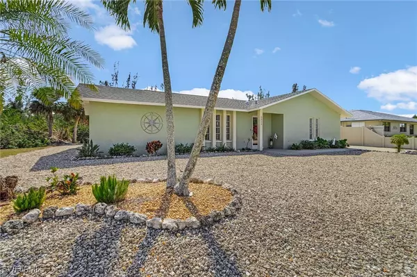 Bokeelia, FL 33922,5211 Genesee Pkwy