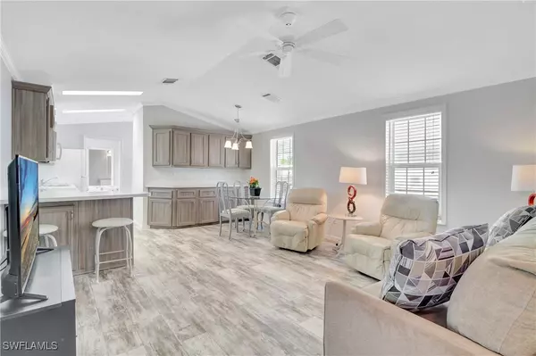 932 Palm DR #274,  Naples,  FL 34114