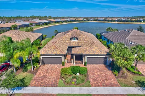 7815 Jacaranda LN, Naples, FL 34114