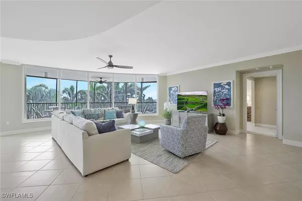 Naples, FL 34114,1050 Borghese LN #204