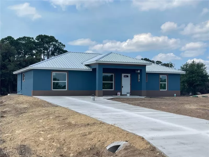101 Concord LOOP, Labelle, FL 33935