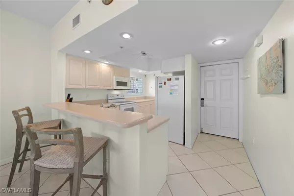 Sanibel, FL 33957,255 Periwinkle WAY #5B